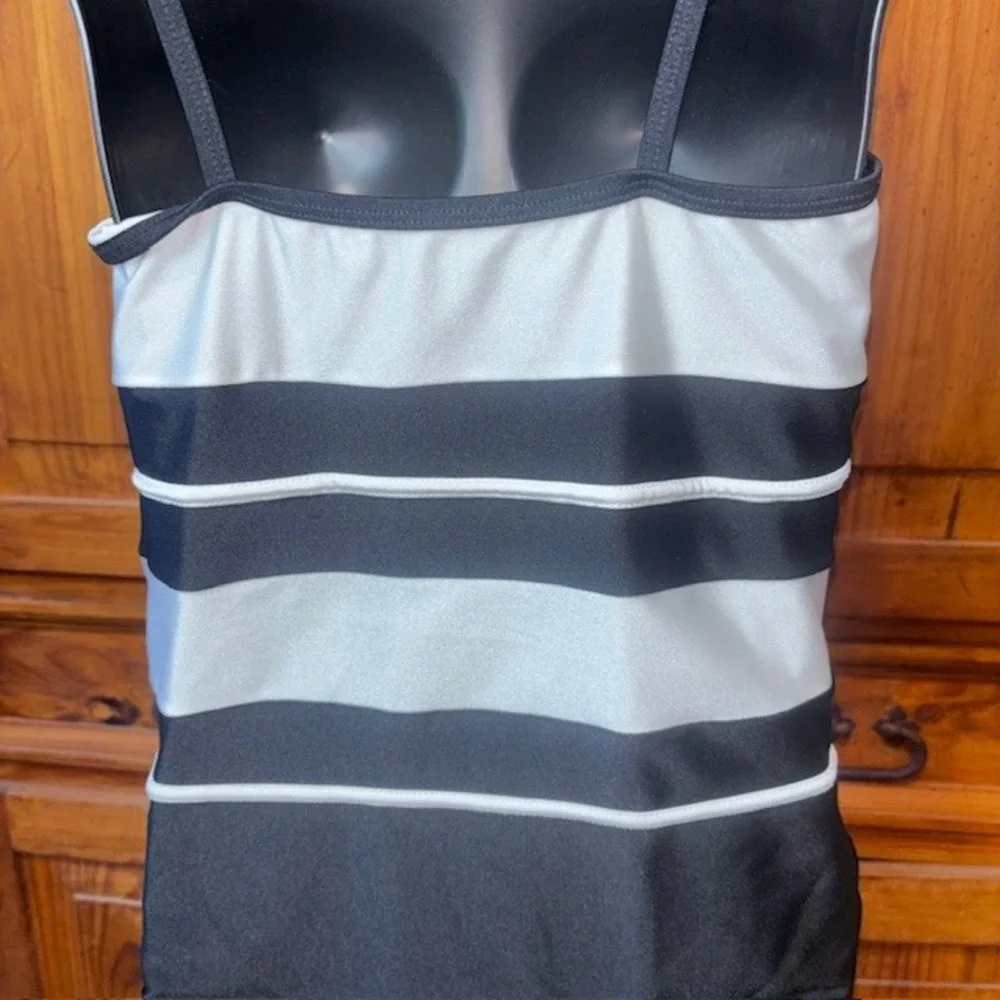 Crossing Pointe Womens One Piece Swimsuit Black White Gold Chain Straps Size 12